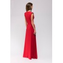 Красное платье длины макси с глубоким декольте